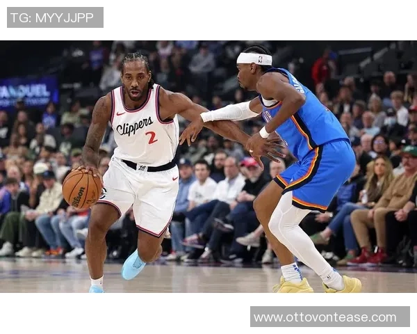 2012年1月31日雷霆与快船激战回顾球迷热情高涨的精彩瞬间