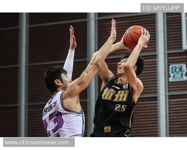 10月12日广厦对阵江苏篮球赛精彩在线直播全程回顾与分析