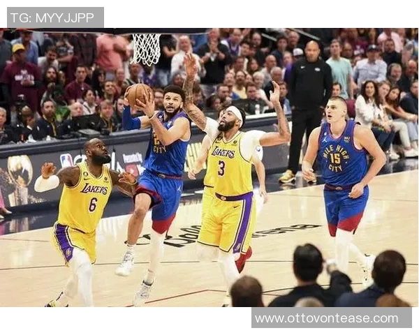 尼克斯与湖人激战正酣央视网全程直播精彩瞬间回顾